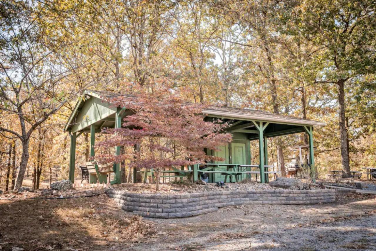 Resort Home On Half A Wooded Acres Sleeps Up To 14 Firepit For Smores Hot Springs Exteriör bild